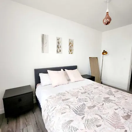 Le Rose De La Gare Apartment