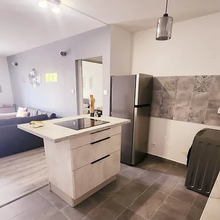 Le Rose De La Gare Apartment